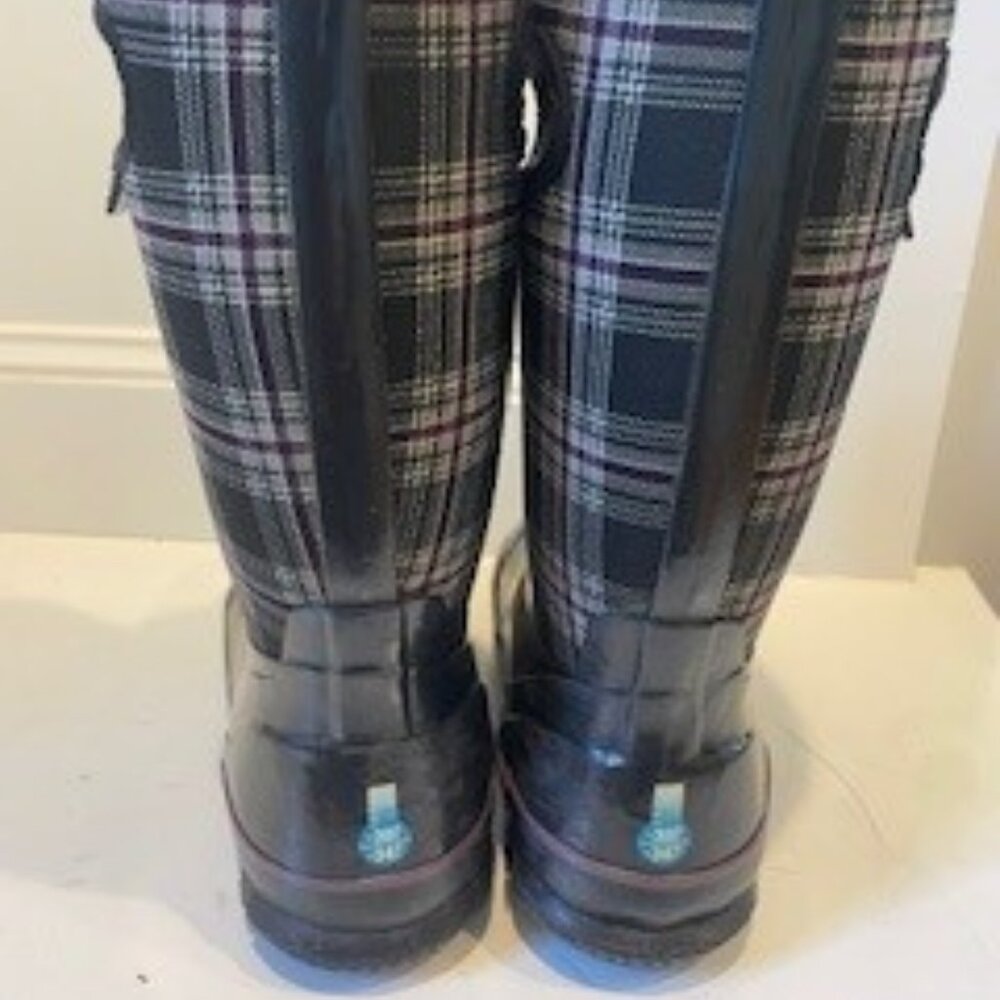 BOGS Classic Winter Plaid Waterproof Insulated Snow Boots (Size 5 youth) - Picture 5 of 6